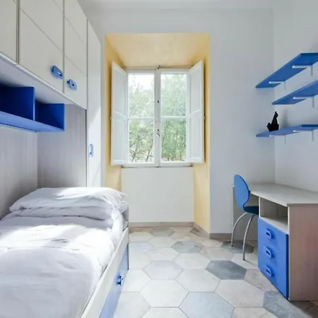 Augusto Valenziani Apartment *
