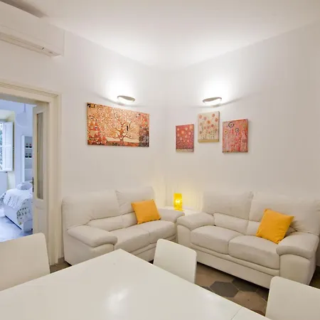 Augusto Valenziani Apartment